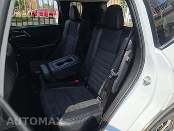 2025 Mitsubishi Outlander SE - miniatura 13