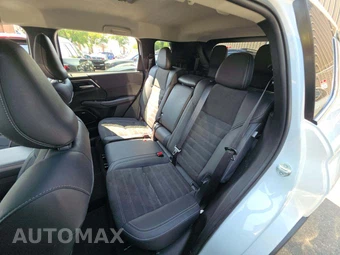 2025 Mitsubishi Outlander SE - miniatura 13