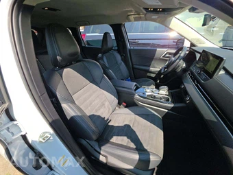 2025 Mitsubishi Outlander SE - miniatura 19