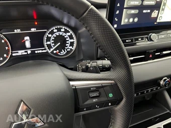 2025 Mitsubishi Outlander SE - miniatura 19