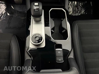 2025 Mitsubishi Outlander SE - miniatura 23