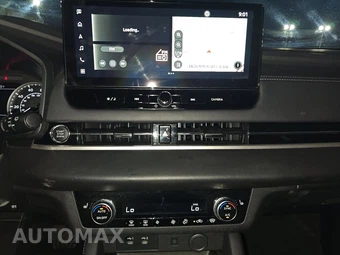 2025 Mitsubishi Outlander SE - miniatura 11