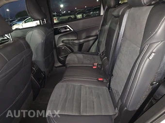 2025 Mitsubishi Outlander SE - miniatura 13