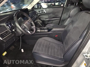 2025 Mitsubishi Outlander SE - miniatura 7