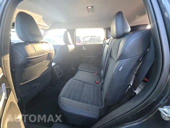 2025 Mitsubishi Outlander SE - miniatura 13