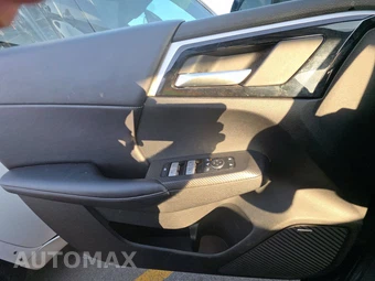 2025 Mitsubishi Outlander SE - miniatura 9