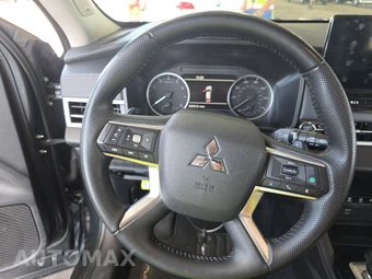 2025 Mitsubishi Outlander SE - miniatura 10
