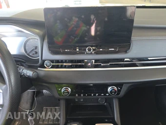 2025 Mitsubishi Outlander SE - miniatura 11