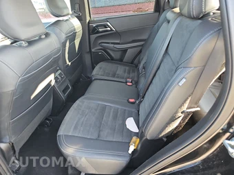 2025 Mitsubishi Outlander SE - miniatura 13