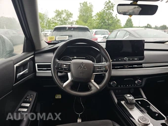 2025 Mitsubishi Outlander SE - miniatura 10
