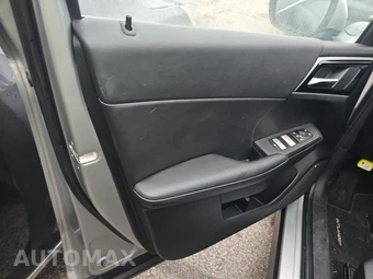 2025 Mitsubishi Outlander SE - miniatura 9