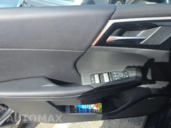 2025 Mitsubishi Outlander SE - miniatura 9