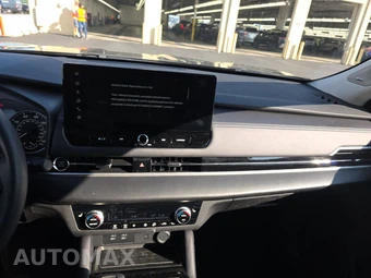 2025 Mitsubishi Outlander SE - miniatura 11