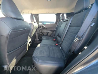 2025 Mitsubishi Outlander SE - miniatura 13