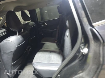 2025 Mitsubishi Outlander SE - miniatura 13