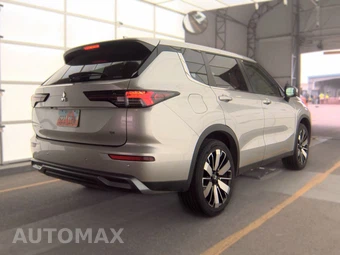 2025 Mitsubishi Outlander SE - miniatura 4