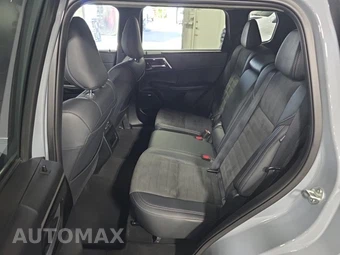 2025 Mitsubishi Outlander SE - miniatura 16