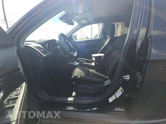 2025 Mitsubishi Outlander Sport 2.0 ES - miniatura 3