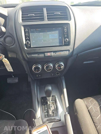 2025 Mitsubishi Outlander Sport 2.0 ES - miniatura 7