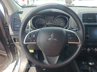2025 Mitsubishi Outlander Sport 2.0 ES - miniatura 10
