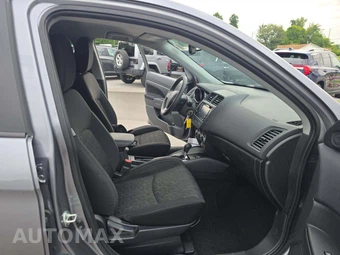 2025 Mitsubishi Outlander Sport 2.0 ES - miniatura 15