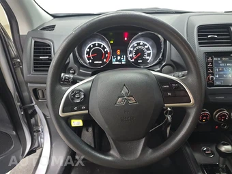 2025 Mitsubishi Outlander Sport 2.0 S - miniatura 10