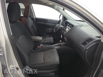 2025 Mitsubishi Outlander Sport 2.0 S - miniatura 8
