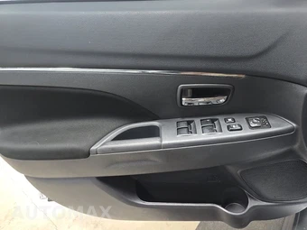 2025 Mitsubishi Outlander Sport 2.0 S - miniatura 9