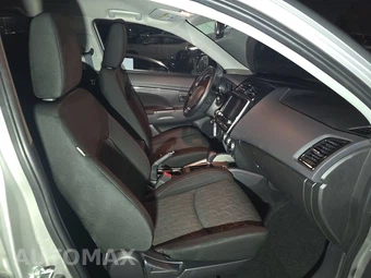 2025 Mitsubishi Outlander Sport 2.0 S - miniatura 8