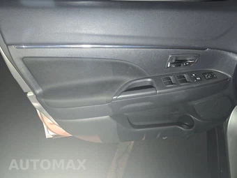 2025 Mitsubishi Outlander Sport 2.0 S - miniatura 9