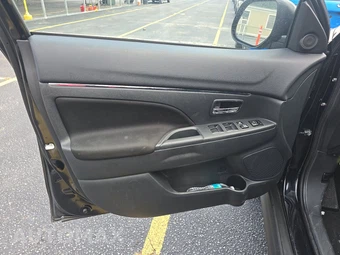 2025 Mitsubishi Outlander Sport 2.0 S - miniatura 9