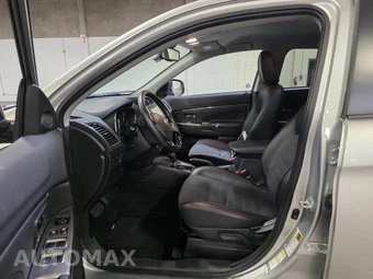 2025 Mitsubishi Outlander Sport 2.0 SE - miniatura 8