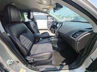 2025 Mitsubishi Outlander Sport 2.0 SE - miniatura 18