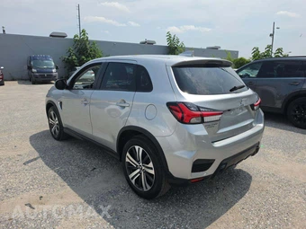 2025 Mitsubishi Outlander Sport 2.0 SE - miniatura 2
