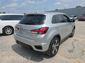 2025 Mitsubishi Outlander Sport 2.0 SE - miniatura 3