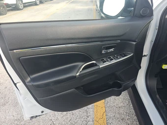 2025 Mitsubishi Outlander Sport 2.0 SE - miniatura 9