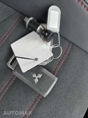 2025 Mitsubishi Outlander Sport - miniatura 2