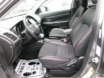 2025 Mitsubishi Outlander Sport - miniatura 4