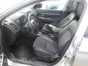 2025 Mitsubishi Outlander Sport - miniatura 11
