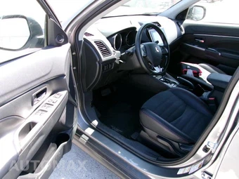 2025 Mitsubishi Outlander Sport - miniatura 16