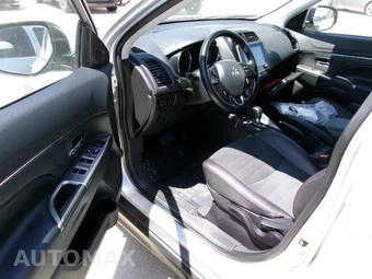 2025 Mitsubishi Outlander Sport - miniatura 5