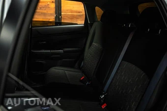 2025 Mitsubishi Outlander Sport LE - miniatura 10