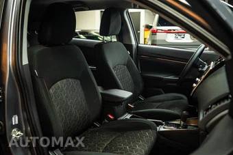 2025 Mitsubishi Outlander Sport LE - miniatura 14