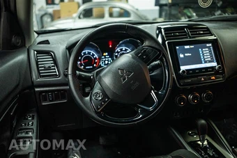 2025 Mitsubishi Outlander Sport LE - miniatura 15
