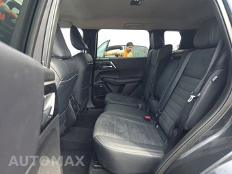 2025 Mitsubishi Outlander Trail Edition - miniatura 13