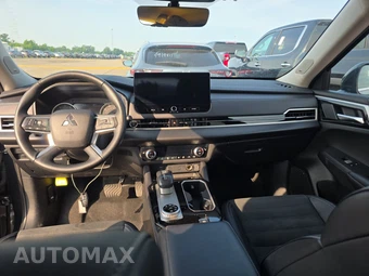 2025 Mitsubishi Outlander Trail Edition - miniatura 11
