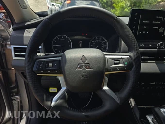 2025 Mitsubishi Outlander Trail Edition - miniatura 10