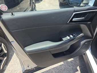 2025 Mitsubishi Outlander Trail Edition - miniatura 9