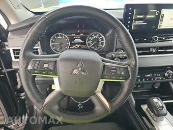 2025 Mitsubishi Outlander Trail Edition - miniatura 10