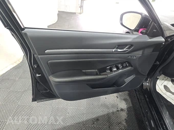 2025 Nissan Altima Platinum - miniatura 9